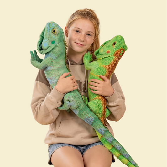 Lifelike green iguana plush and lizard stuffed animal made of soft PP cotton, perfect for kids and reptile lovers.
