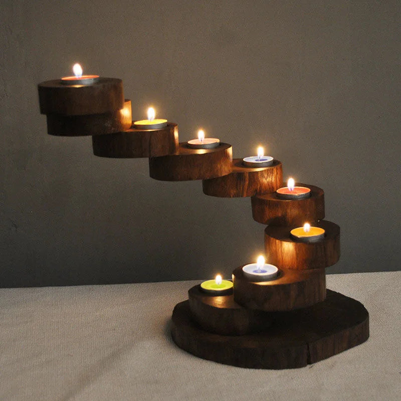 Rustikaler Kerzenhalter aus Holz | Vintage Spiral-Tischdekoration